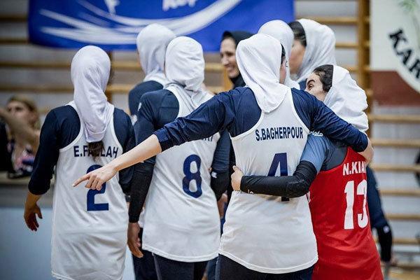 برنامه بازی های تیم والیبال بانوان ایران، جدال با قزاق در گام اول