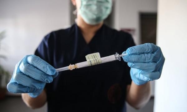 تزریق اجباری واکسن های آزمایشی به کارمندان بیمارستانی در آمریکا