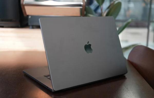 4 ویژگی لپ تاپ های ویندوزی که دوست داریم در مک بوک ببینیم